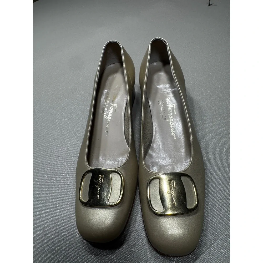 Salvatore Ferragamo Boutique Vintage Gold Metallic Leather Block Heel Pumps 5.5B